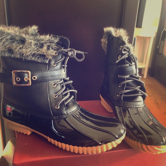 Nature Breeze Shoes - Duck boots  8 1/2 in size